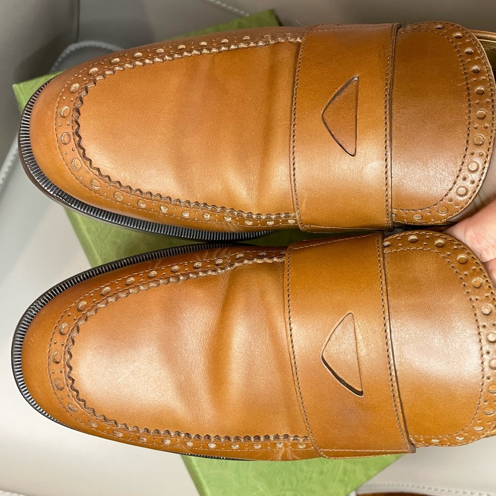 Authentic Gucci loafer with bee web embroidered - Picture 2 of 9